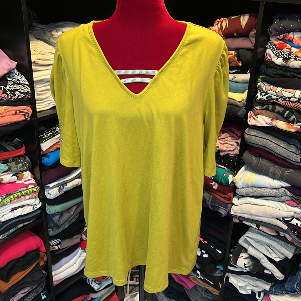 244 1x Blouse Green Color